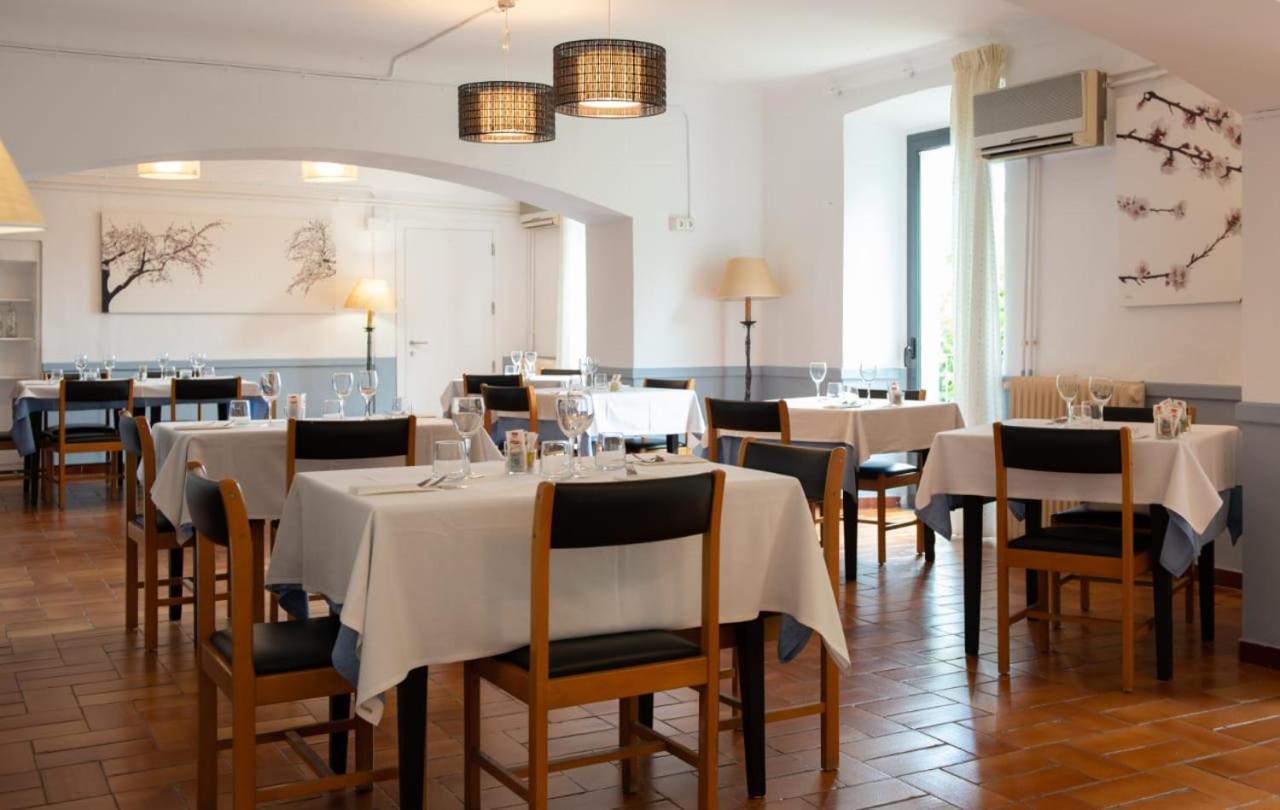 Hostal La Salut De Terrades Luaran gambar